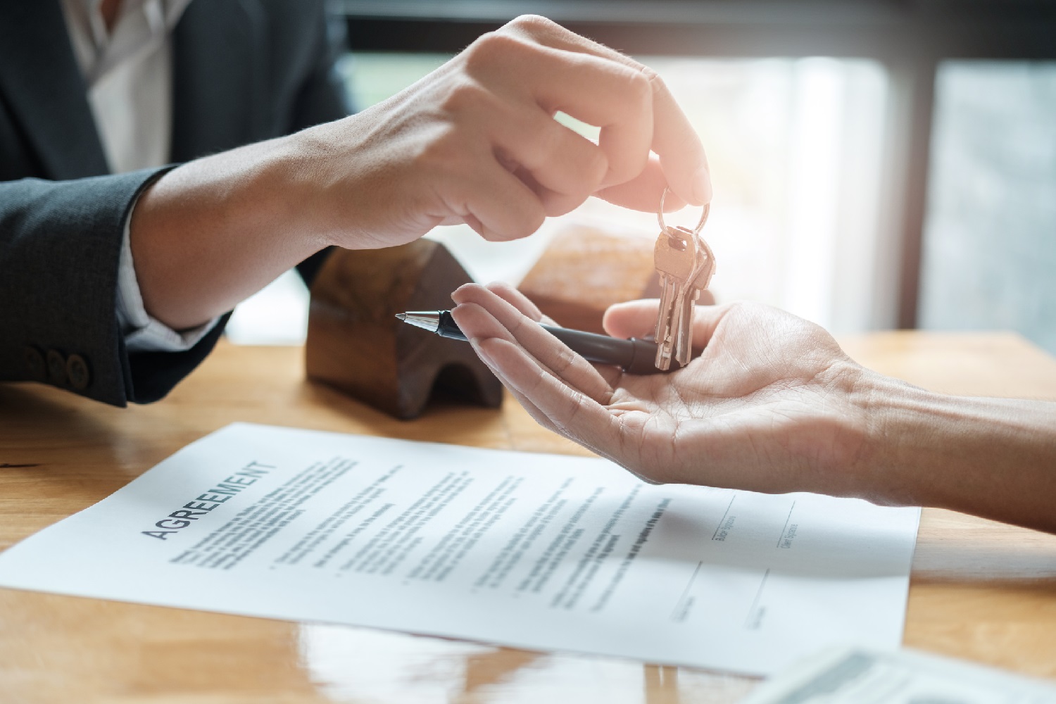 Read more about the article Operating Lease vs Finance Lease: Know the Right Type